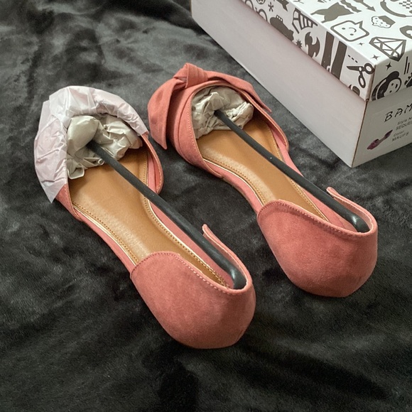 Flats - Picture 2 of 4